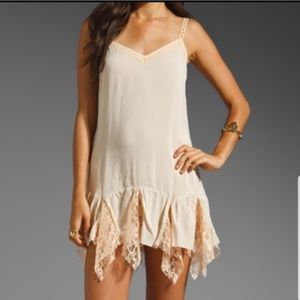 🌸 Free People lovely lace godet slip